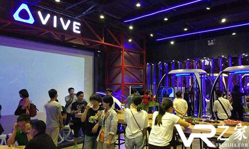 HTC Vive将在2017年开设百家Vive俱乐部.jpg