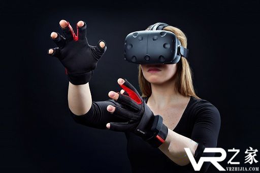 首款消费者版本VR手套即将面世 在VR里随你摸.jpg