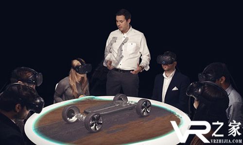 在室内怎样试车？路虎说用VR试驾啊！