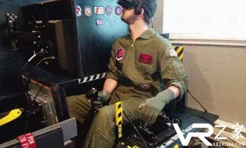 戴着VR打飞机！老外躲在自己改装的柜子里偷偷地玩.jpg