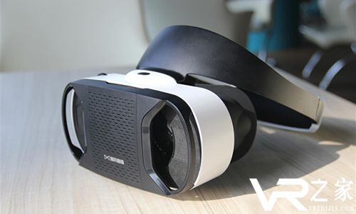 VR眼镜入门首选 暴风魔镜4特价活动立减20元.jpg