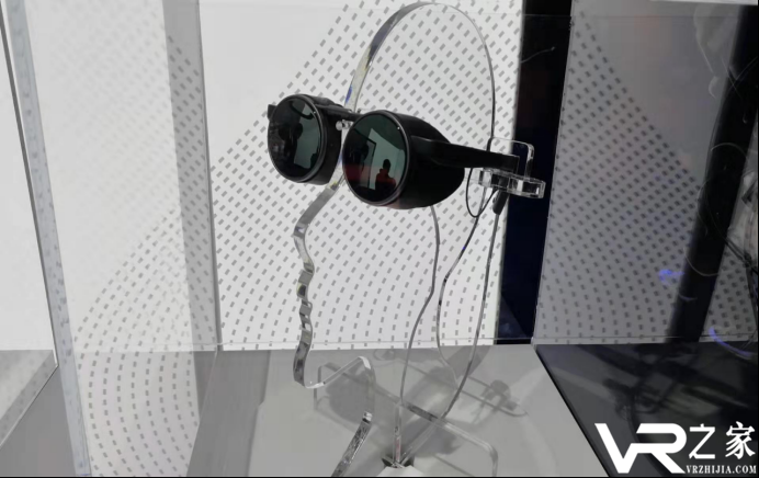 VR眼镜核心器件： 2.6K microOLED微型显示器亮相CES2020.png