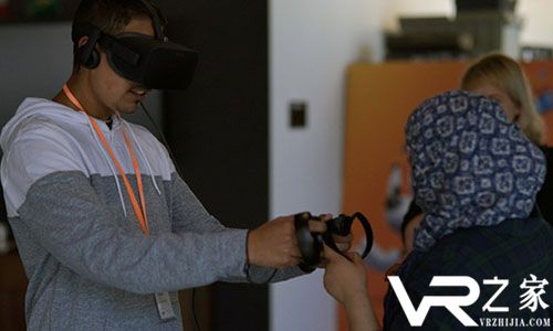 100台Oculus Rift，美国90间图书馆启动VR教育试点.jpg